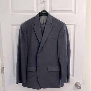 40R Jos. A Bank grey suit. Perfect condition, worn once.